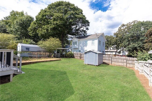 Building Photo - 433 Trabert Ave NW