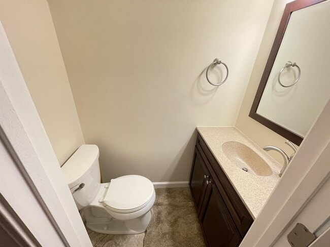 Building Photo - 648 Carriage Cir