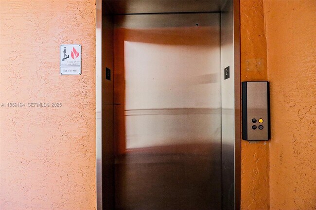 Building Photo - 1650 Presidential Way