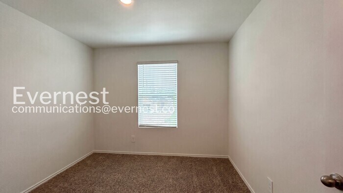 Building Photo - 16043 Mahogany Wy