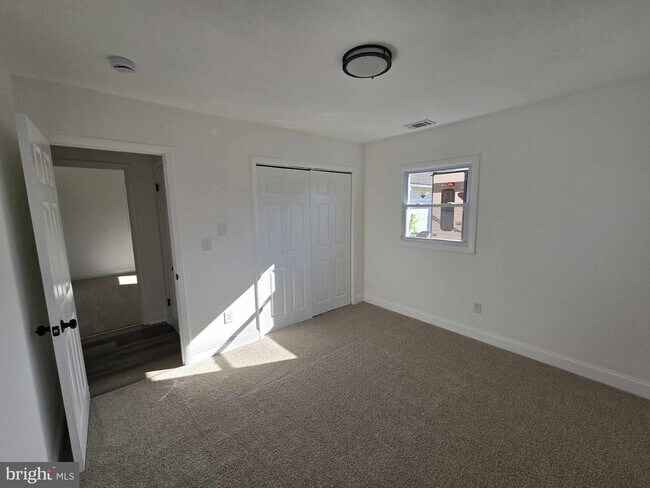 Building Photo - 254 Princeton St