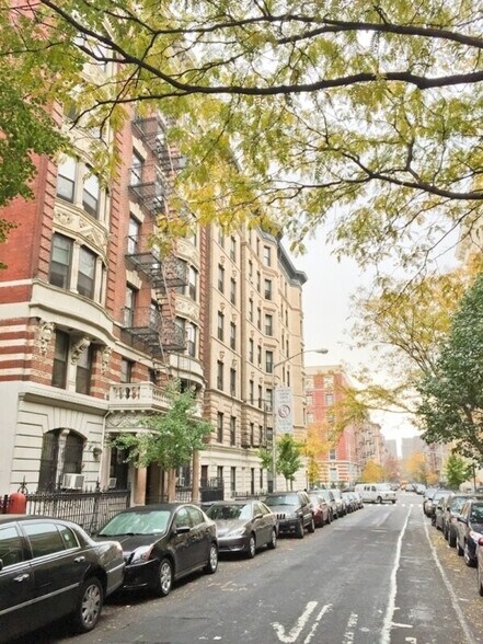 Building Photo - 245 W 113th St