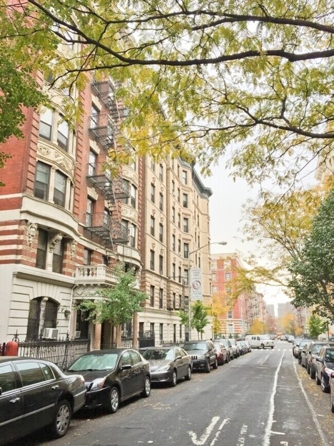 Building Photo - 240 W 112th St