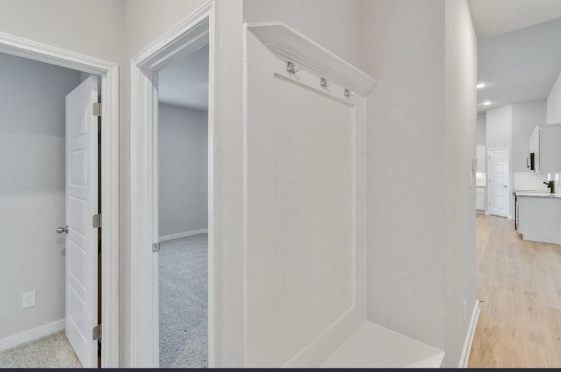 Building Photo - 222 Nespral Dr