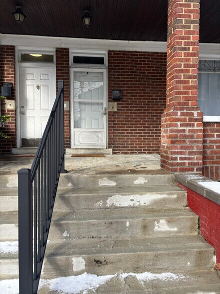 Building Photo - 260 Academy Ave