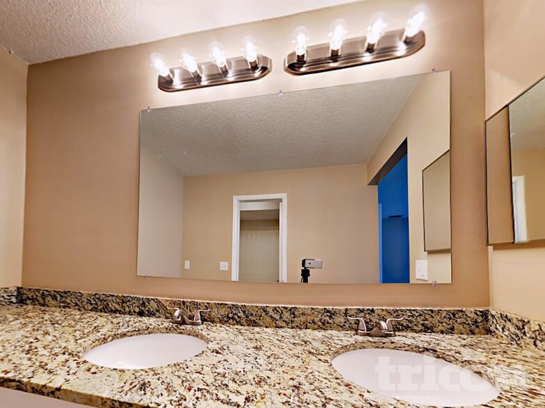 Building Photo - 4713 N Dawnmeadow Ct