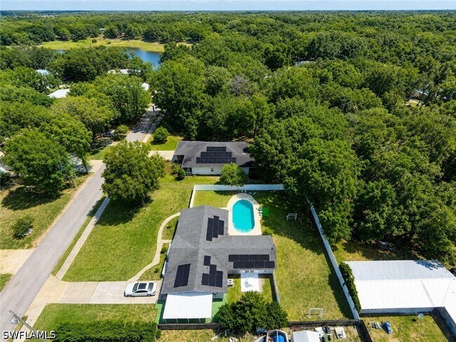 Building Photo - 655 Pointview Rd