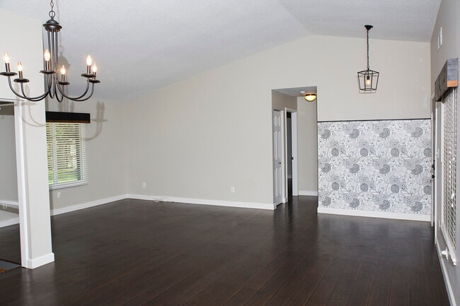 Building Photo - 1931 Tarpon Ct