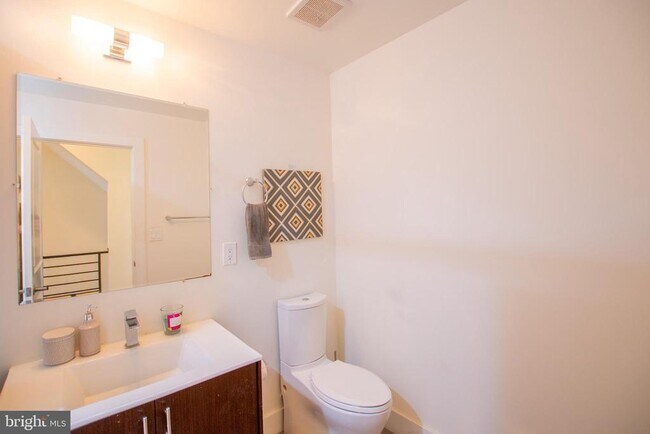 Building Photo - 1441 S Bouvier St