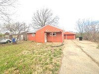 Building Photo - 3 bed 1 bath house