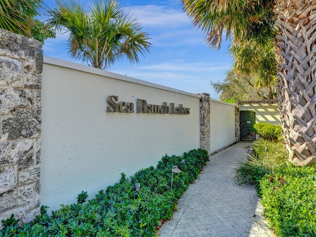 Building Photo - 7 Saranac Rd