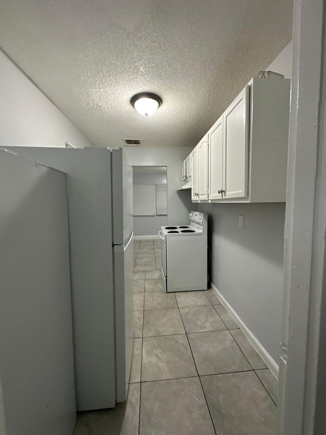 Building Photo - Fully Renovated 3/1 Single Family Ready for Move In!!!