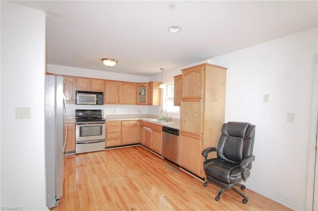 Building Photo - 485 Mae Stone Dr