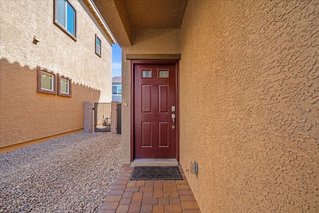 Building Photo - Newer 4 Bd, 3 Bth, Granite Countertops and Entertainer’s Dream!