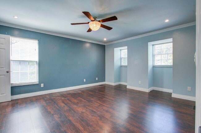 Building Photo - 8114 Halifax Way