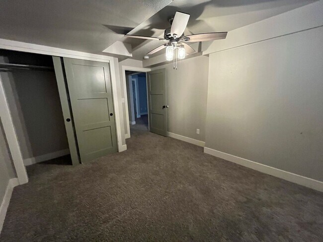 Building Photo - Incredible condo with 2 car garage