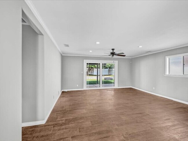 Building Photo - Beautiful 3 BD, 1.5 BA Remodeled Home in North Clairemont!