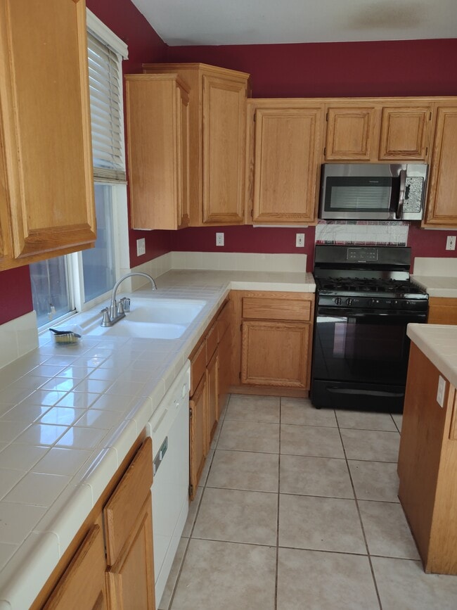 Building Photo - 40543 Chantemar Way