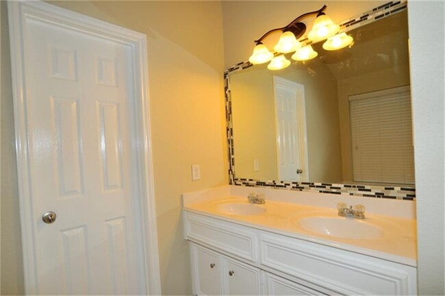 Building Photo - 872 Rock Harbor Ln
