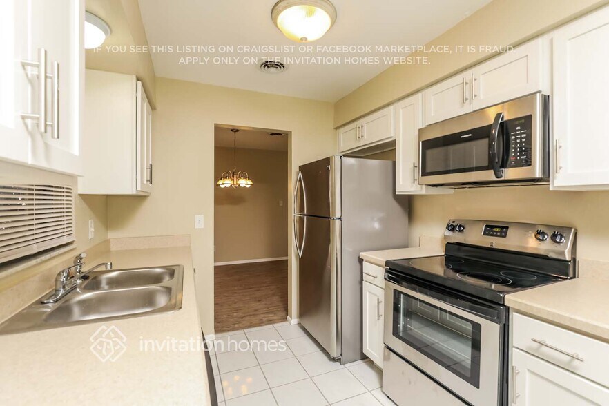 Building Photo - 10948 Tangora St