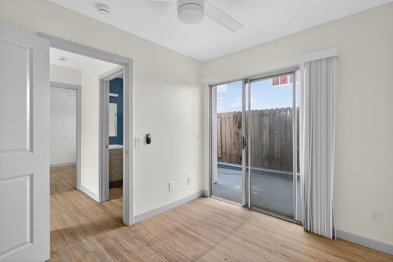 Building Photo - 921 Alamitos Ave