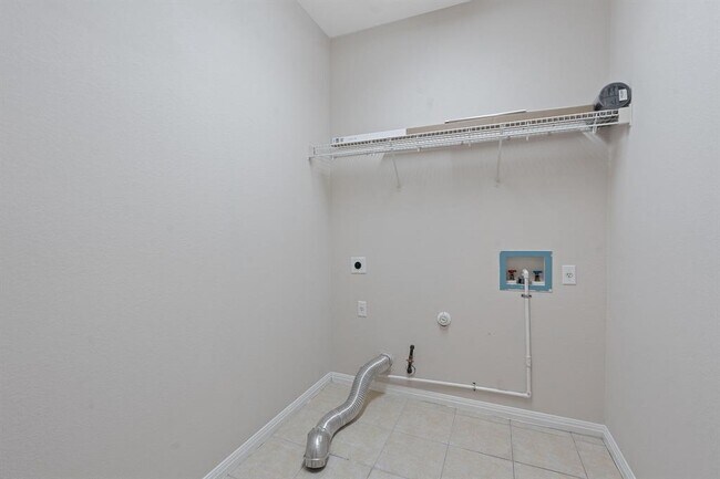 Building Photo - 2338 Brookhollow Terrace
