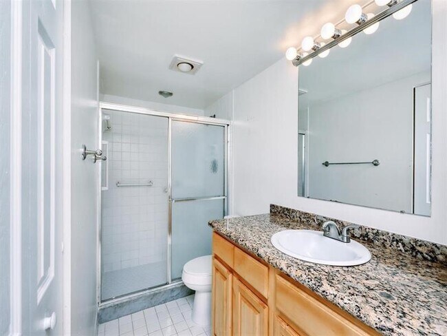 Building Photo - 4701 Martinique Dr