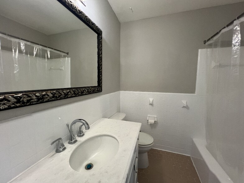 Building Photo - 435 N Highland St