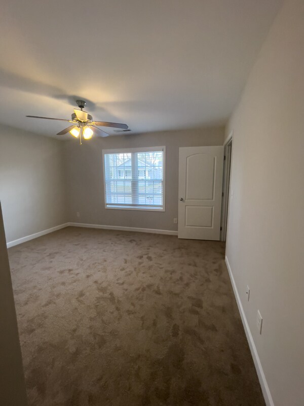 Building Photo - 723 Pine St