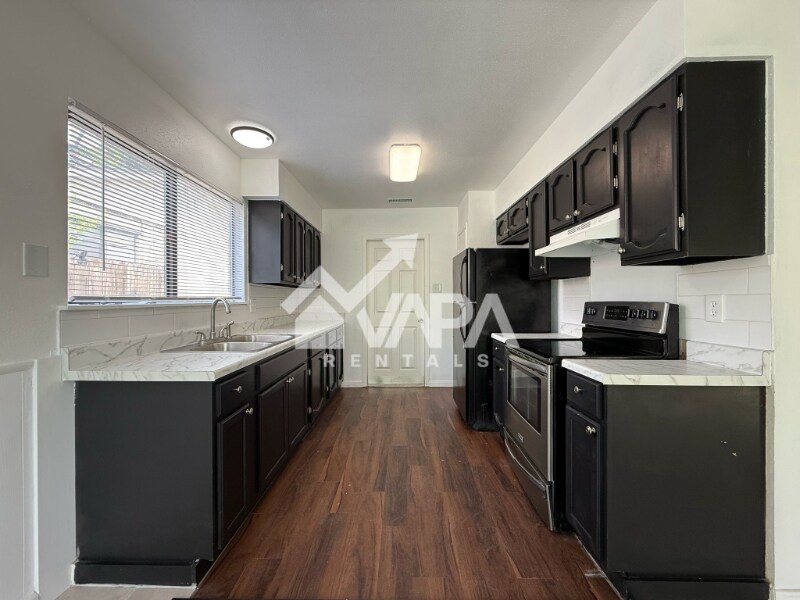 Building Photo - 14419 Briarlake St