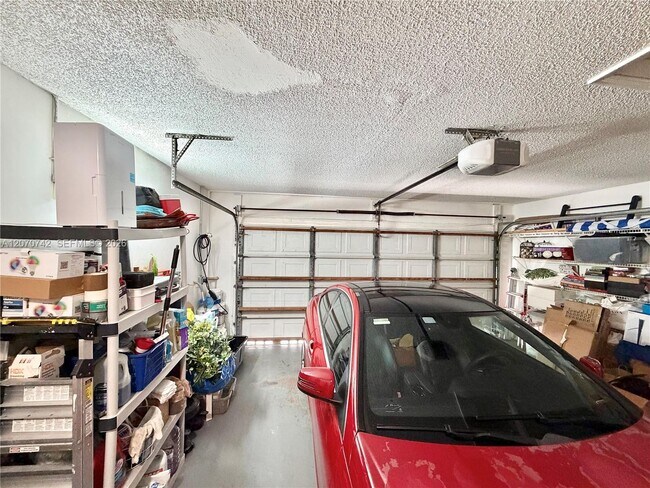 Building Photo - 415 NW 165th Ave