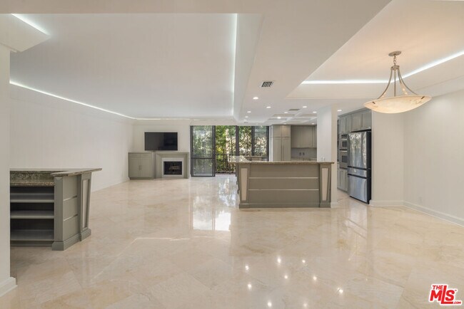Building Photo - 211 S Spalding Dr