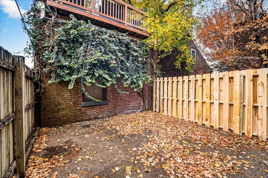 Building Photo - 2350 S 10th St