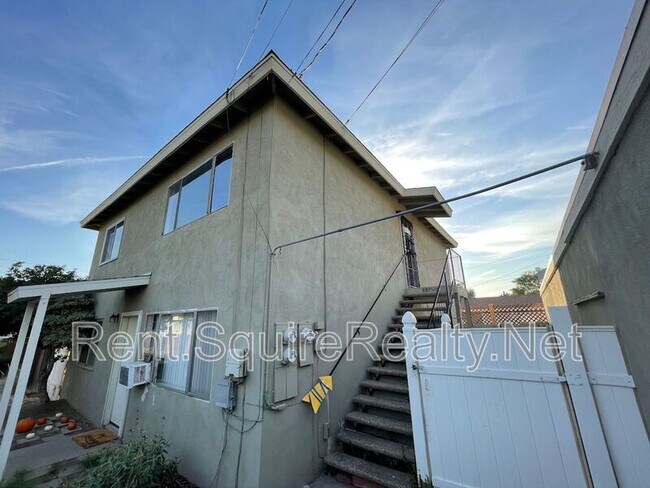Building Photo - 537.5 W Crescent Dr