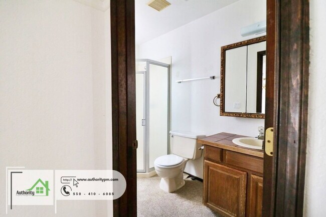 Building Photo - 3688 Cal Ore Dr