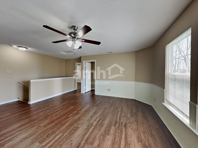 Building Photo - 6803 Amber Springs Way