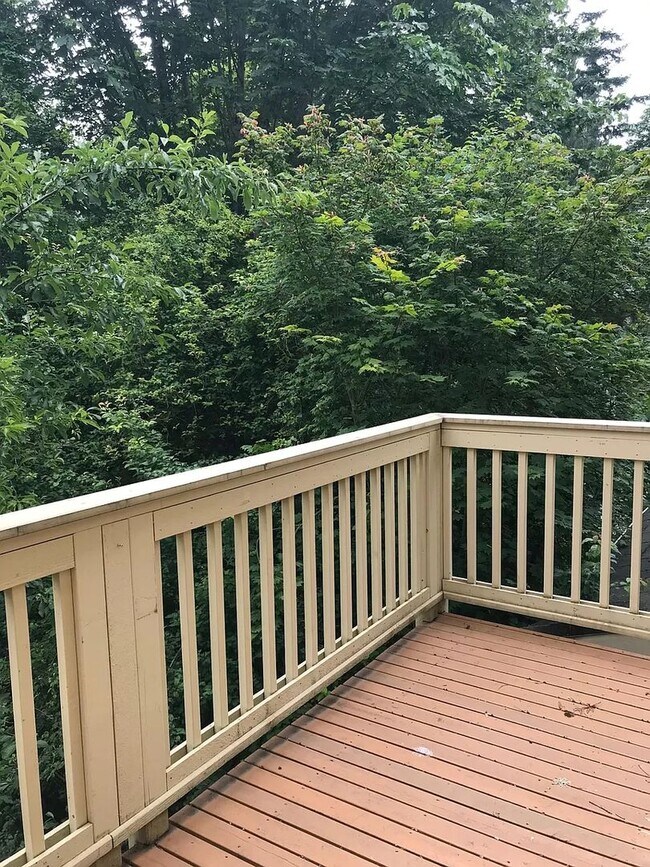 Building Photo - Beautiful 3 Bed 2.5 Bath Townhome in Talus, Issaquah