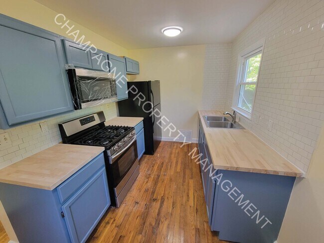 Building Photo - Newly Remodeled 3 Bed 2 Bath Single Family...