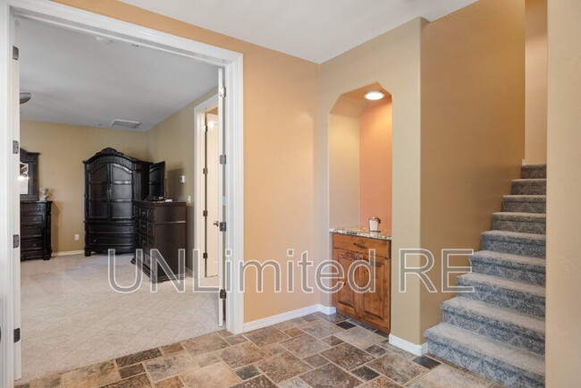 Building Photo - 674 Crosscreek Dr