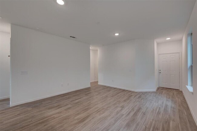 Building Photo - 16110 Elbridge Ct