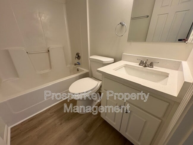 Building Photo - 2303 Nail Ct