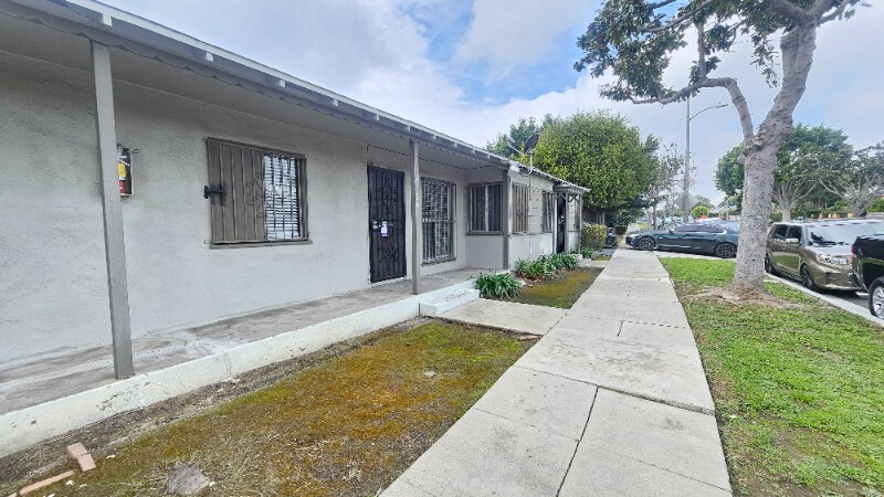 Building Photo - 1120 E Fairview Blvd