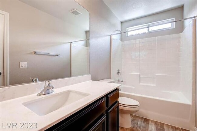 Building Photo - Beautiful 3 Bedroom Home For Rent