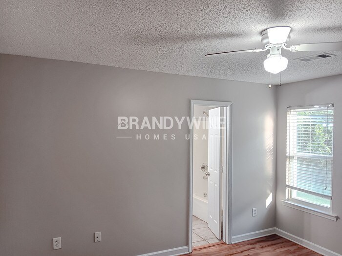 Building Photo - 6895 Southknoll Ave