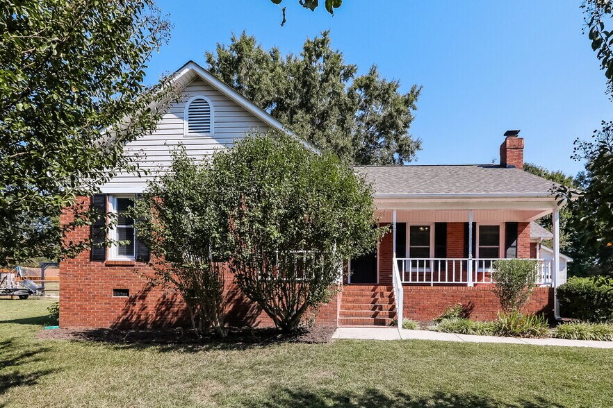 Primary Photo - 925 Cameron Ct