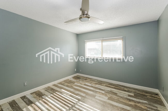 Building Photo - 4637 N 21st Ave