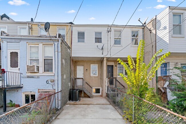 Building Photo - 137 N Montford Ave