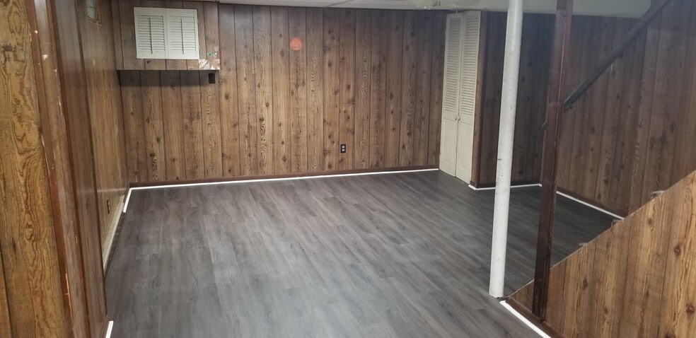 Building Photo - 2286 W Kessler Blvd N Dr