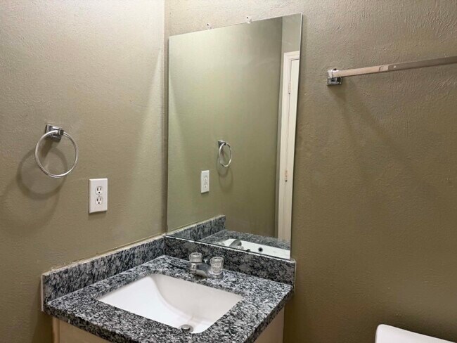 Building Photo - 11030 KNOBBLEY Oak Ct