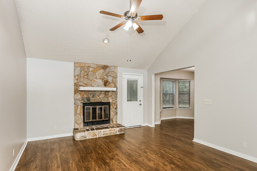 Building Photo - 8315 Crosswind Rd
